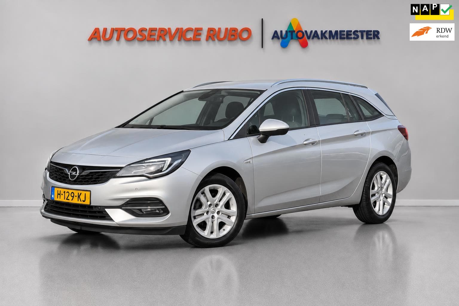 Opel Astra Sports Tourer 1.2 Launch Edition 2020 - hoofdfoto